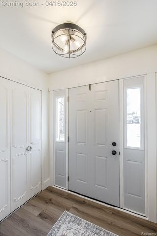 5254 Breeze Hill Place, Troy, MI 48098