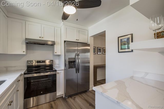 5254 Breeze Hill Place, Troy, MI 48098