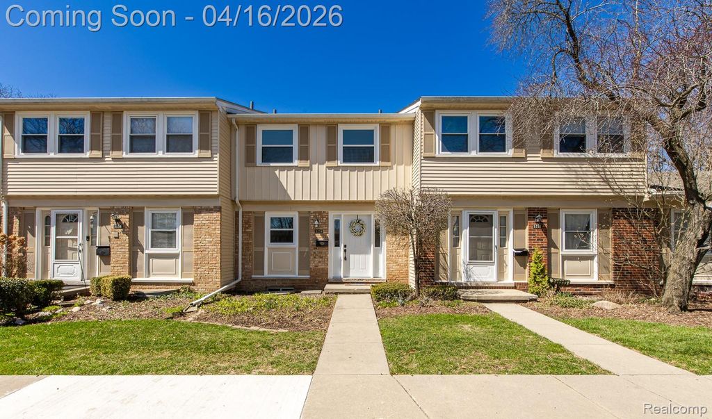 5254 Breeze Hill Place, Troy, MI 48098