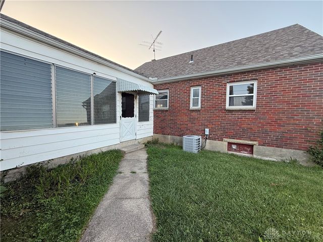 1712 E Dorothy Lane, Kettering, OH 45429