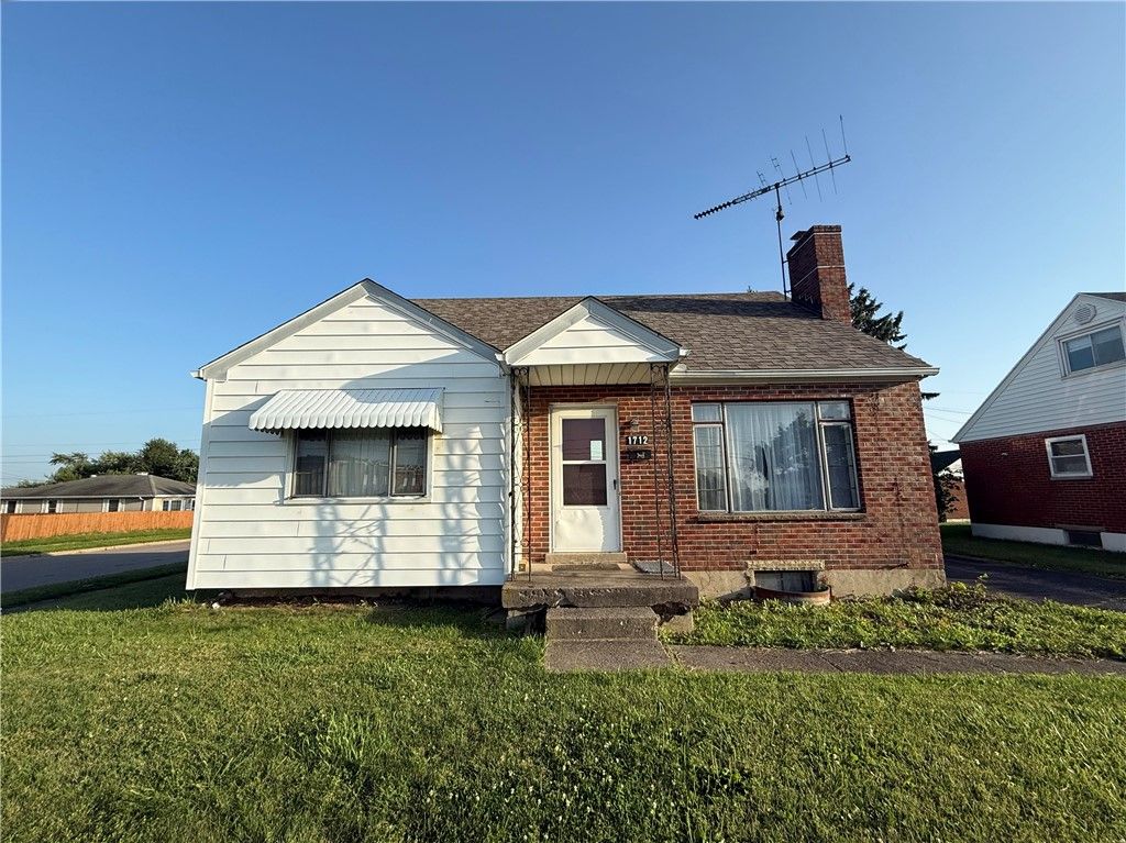 1712 E Dorothy Lane, Kettering, OH 45429