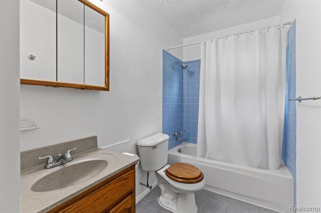 25513 Annapolis Street, Dearborn Heights, MI 48125