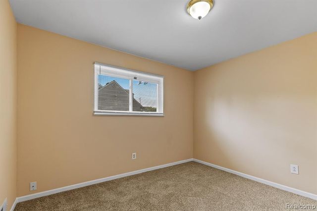 25513 Annapolis Street, Dearborn Heights, MI 48125