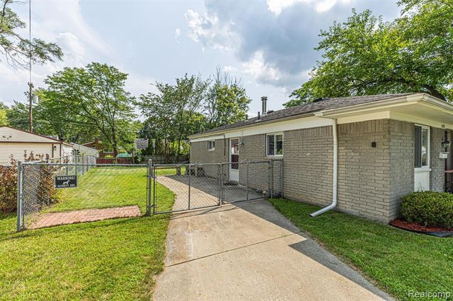 25513 Annapolis Street, Dearborn Heights, MI 48125