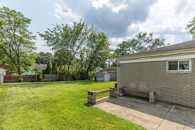 25513 Annapolis Street, Dearborn Heights, MI 48125