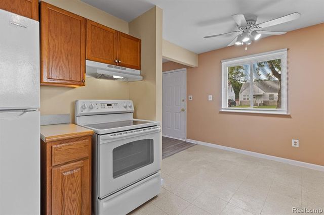 25513 Annapolis Street, Dearborn Heights, MI 48125