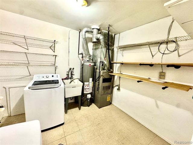 25513 Annapolis Street, Dearborn Heights, MI 48125