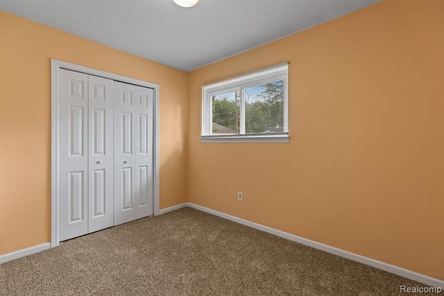 25513 Annapolis Street, Dearborn Heights, MI 48125