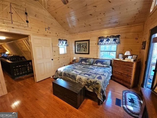 216 Sourwood Drive, Blue Ridge, GA 30513