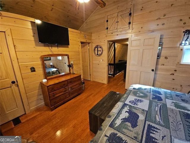 216 Sourwood Drive, Blue Ridge, GA 30513