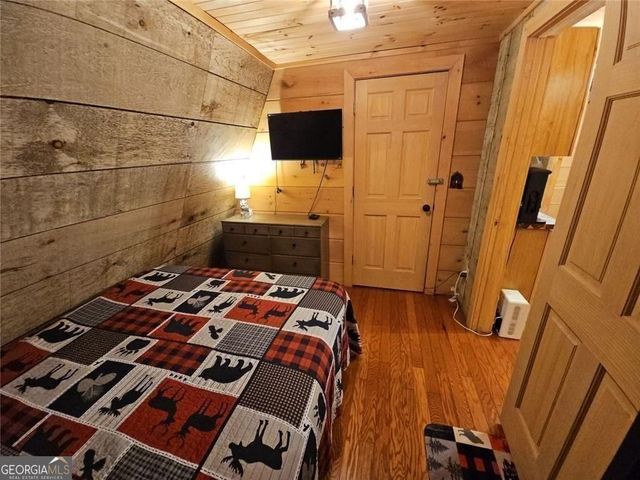 216 Sourwood Drive, Blue Ridge, GA 30513