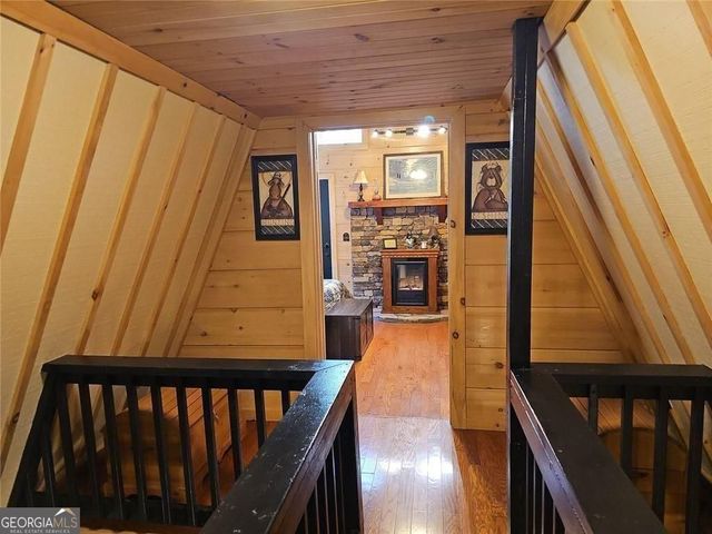 216 Sourwood Drive, Blue Ridge, GA 30513