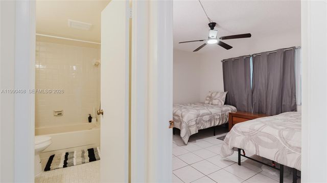 424 SE 10th St 204, Dania Beach, FL 33004