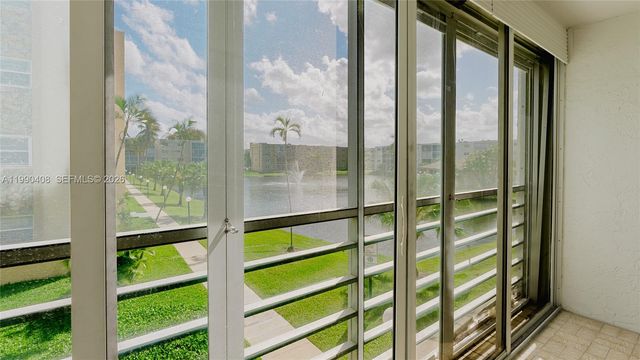 424 SE 10th St 204, Dania Beach, FL 33004