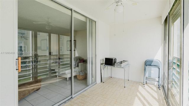 424 SE 10th St 204, Dania Beach, FL 33004