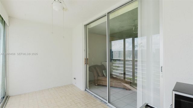 424 SE 10th St 204, Dania Beach, FL 33004