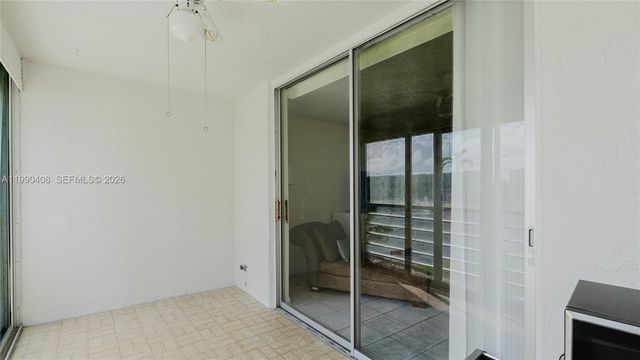 424 SE 10th St 204, Dania Beach, FL 33004