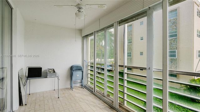 424 SE 10th St 204, Dania Beach, FL 33004