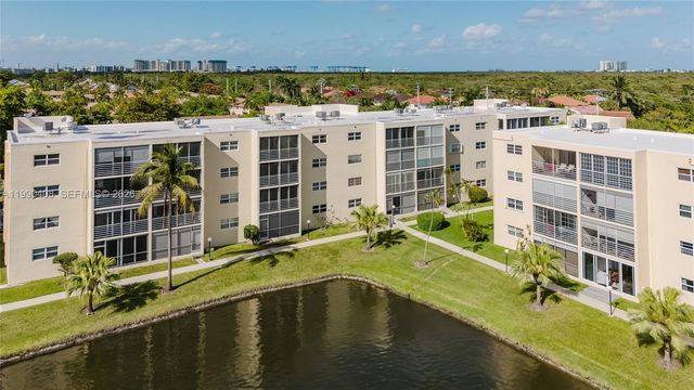 424 SE 10th St 204, Dania Beach, FL 33004