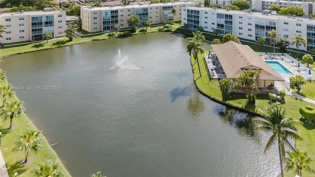 424 SE 10th St 204, Dania Beach, FL 33004