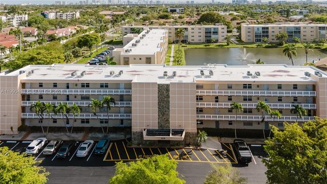 424 SE 10th St 204, Dania Beach, FL 33004
