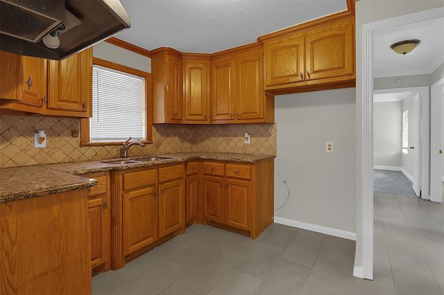 505 Garrett Street, Pasadena, TX 77506