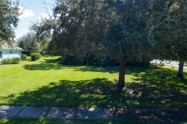 2 HOLLY COURT, Palm Coast, FL 32137