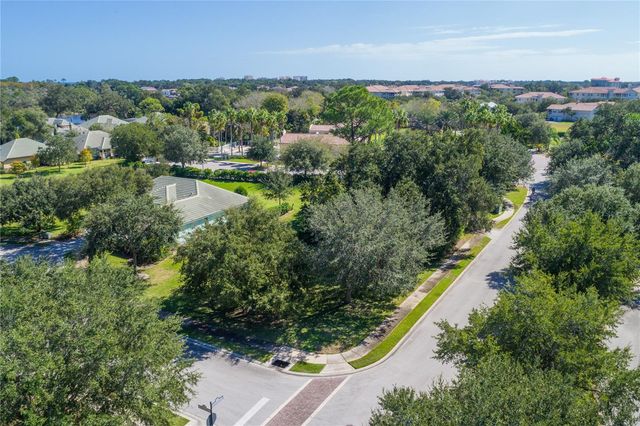 2 HOLLY COURT, Palm Coast, FL 32137