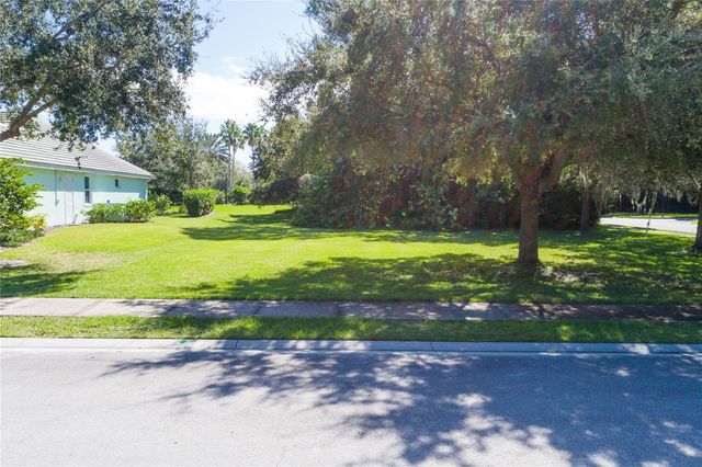 2 HOLLY COURT, Palm Coast, FL 32137