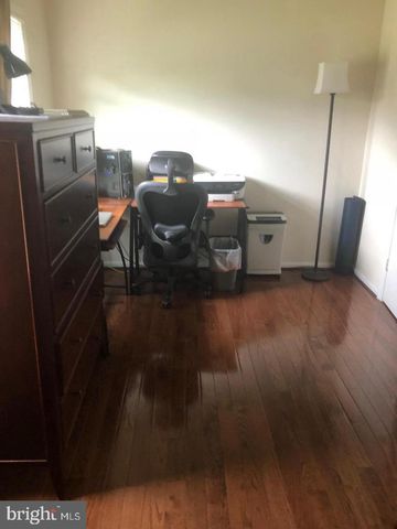 1727 PEBBLE BEACH DR, Vienna, VA 22182