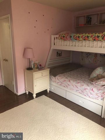 1727 PEBBLE BEACH DR, Vienna, VA 22182