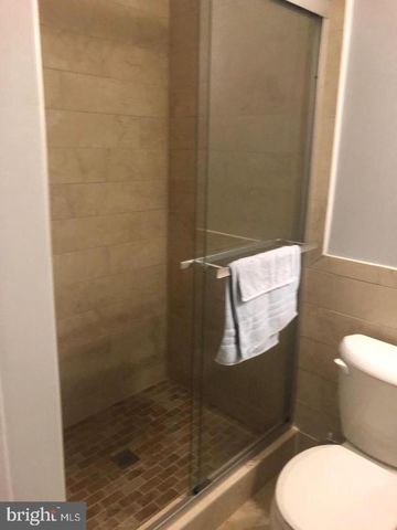 1727 PEBBLE BEACH DR, Vienna, VA 22182