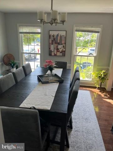 1727 PEBBLE BEACH DR, Vienna, VA 22182