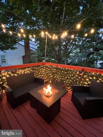 1727 PEBBLE BEACH DR, Vienna, VA 22182