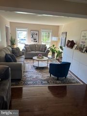 1727 PEBBLE BEACH DR, Vienna, VA 22182