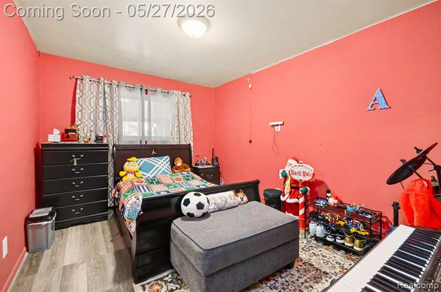 32343 Cambridge Drive, Warren, MI 48093