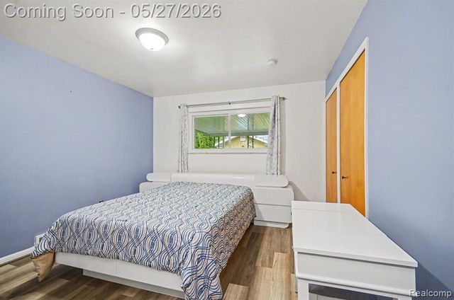 32343 Cambridge Drive, Warren, MI 48093