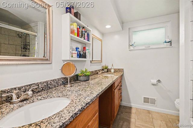 32343 Cambridge Drive, Warren, MI 48093