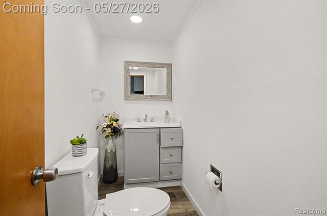 32343 Cambridge Drive, Warren, MI 48093