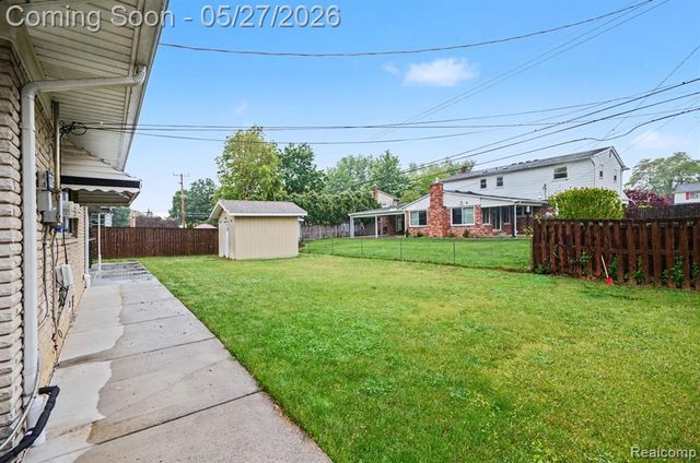 32343 Cambridge Drive, Warren, MI 48093