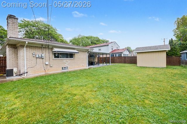 32343 Cambridge Drive, Warren, MI 48093