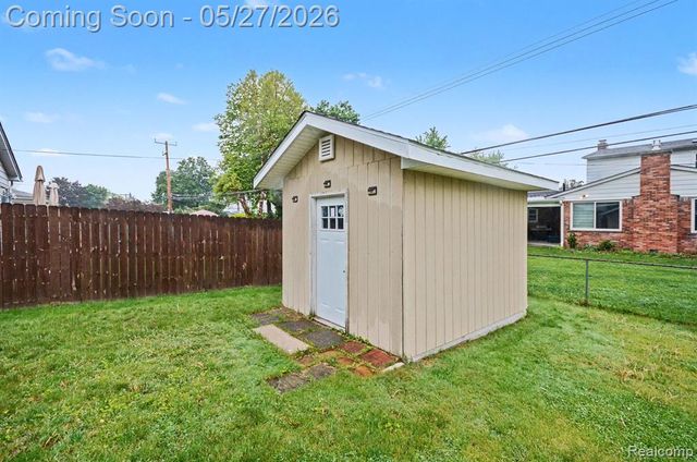 32343 Cambridge Drive, Warren, MI 48093