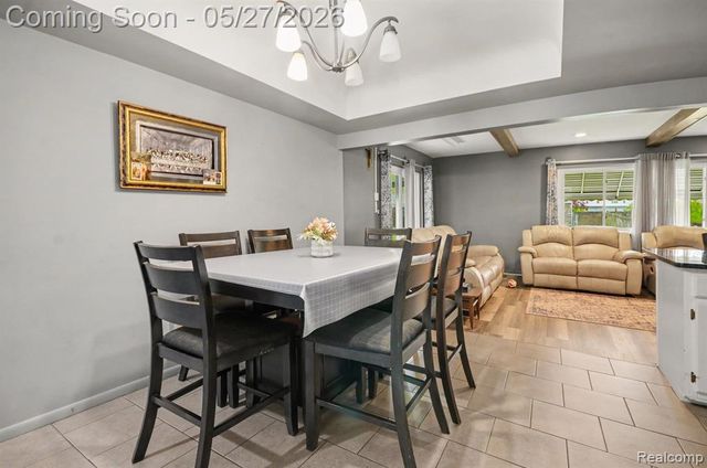 32343 Cambridge Drive, Warren, MI 48093