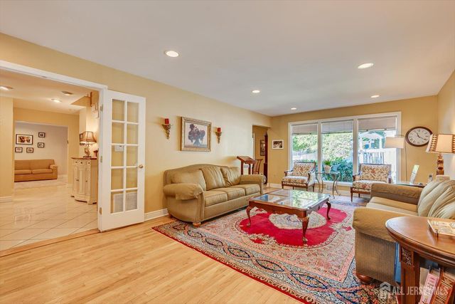 22 Celler Road, Edison, NJ 08817