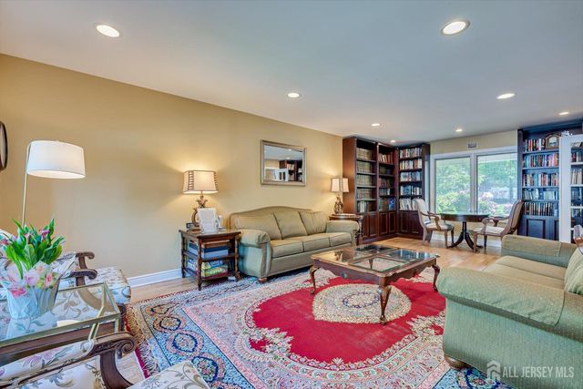 22 Celler Road, Edison, NJ 08817