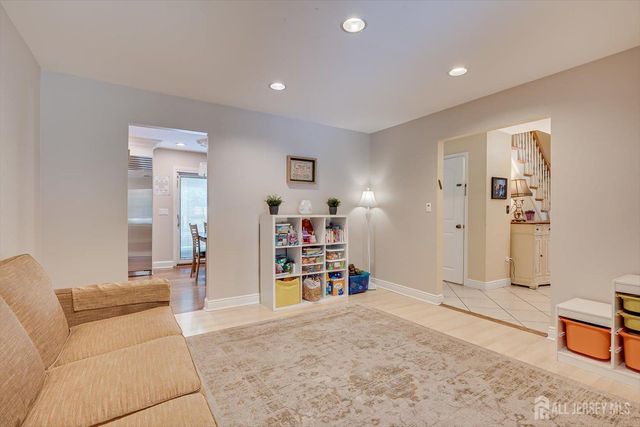 22 Celler Road, Edison, NJ 08817