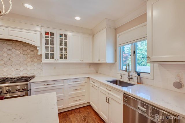 22 Celler Road, Edison, NJ 08817