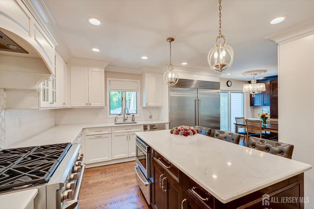 22 Celler Road, Edison, NJ 08817