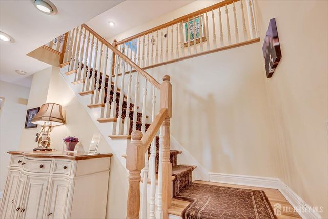 22 Celler Road, Edison, NJ 08817