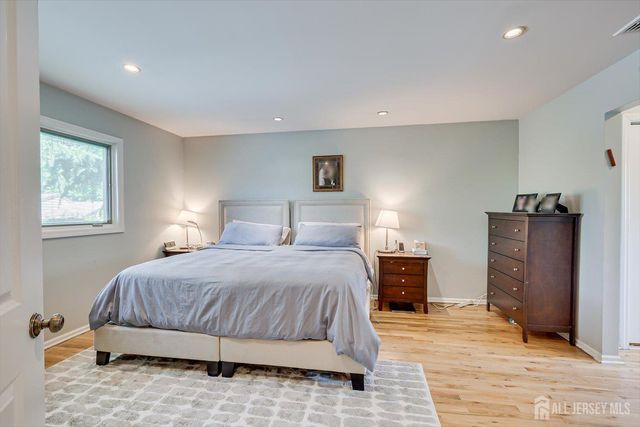22 Celler Road, Edison, NJ 08817